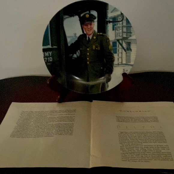 Elvis Commemorative plate - “Homecoming” - Picture 5 of 7